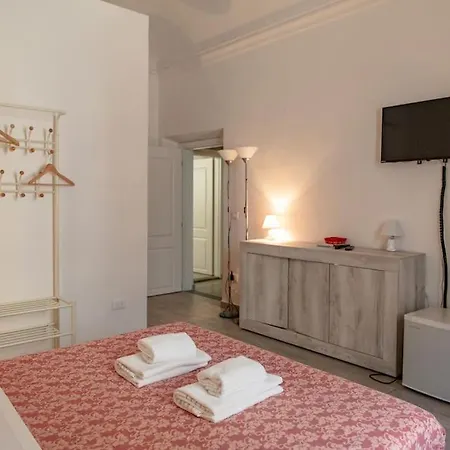 Beautiful In Quite Area Apartment Florence