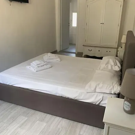 Beautiful In Quite Area Apartment *